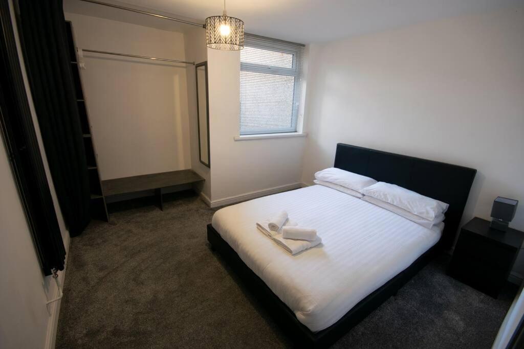 Luxe Living City Apartment - Beach, Wifi, Parking Swansea Exteriör bild