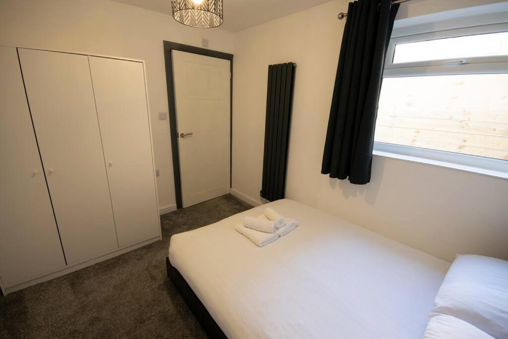 Luxe Living City Apartment - Beach, Wifi, Parking Swansea Exteriör bild